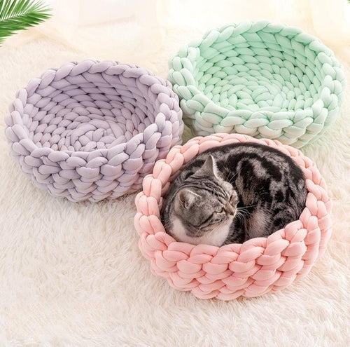 Chunky Knit Pet Bed, Arm-Knit Cotton Cat Dog Basket, Washable Cozy Nest