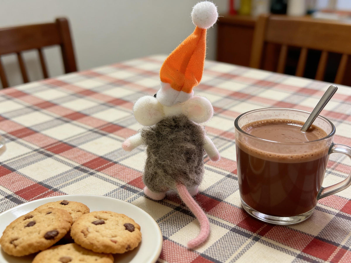 Felt Mouse Figurine, Wool Animal Statue, Whimsical Mouse Decor, Handmade Character Doll