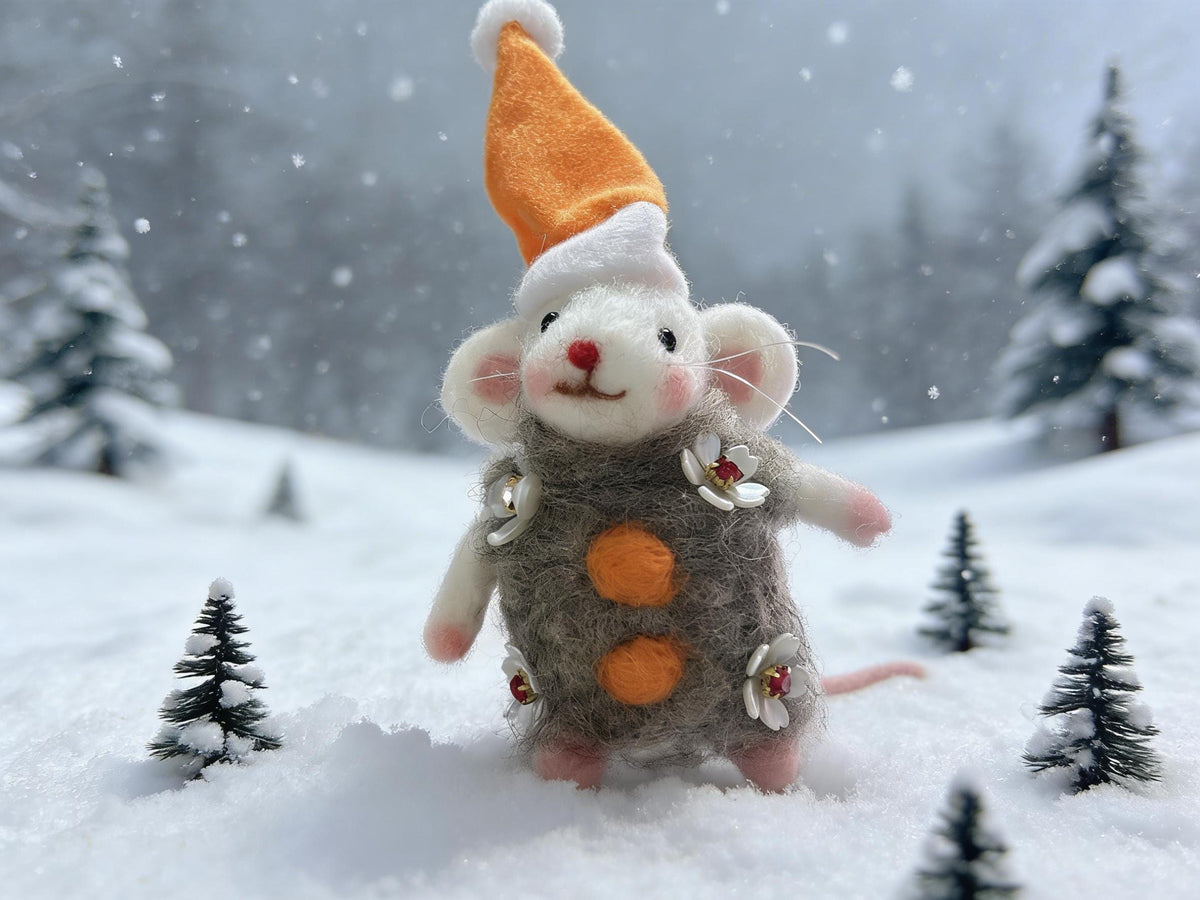 Felt Mouse Figurine, Wool Animal Statue, Whimsical Mouse Decor, Handmade Character Doll