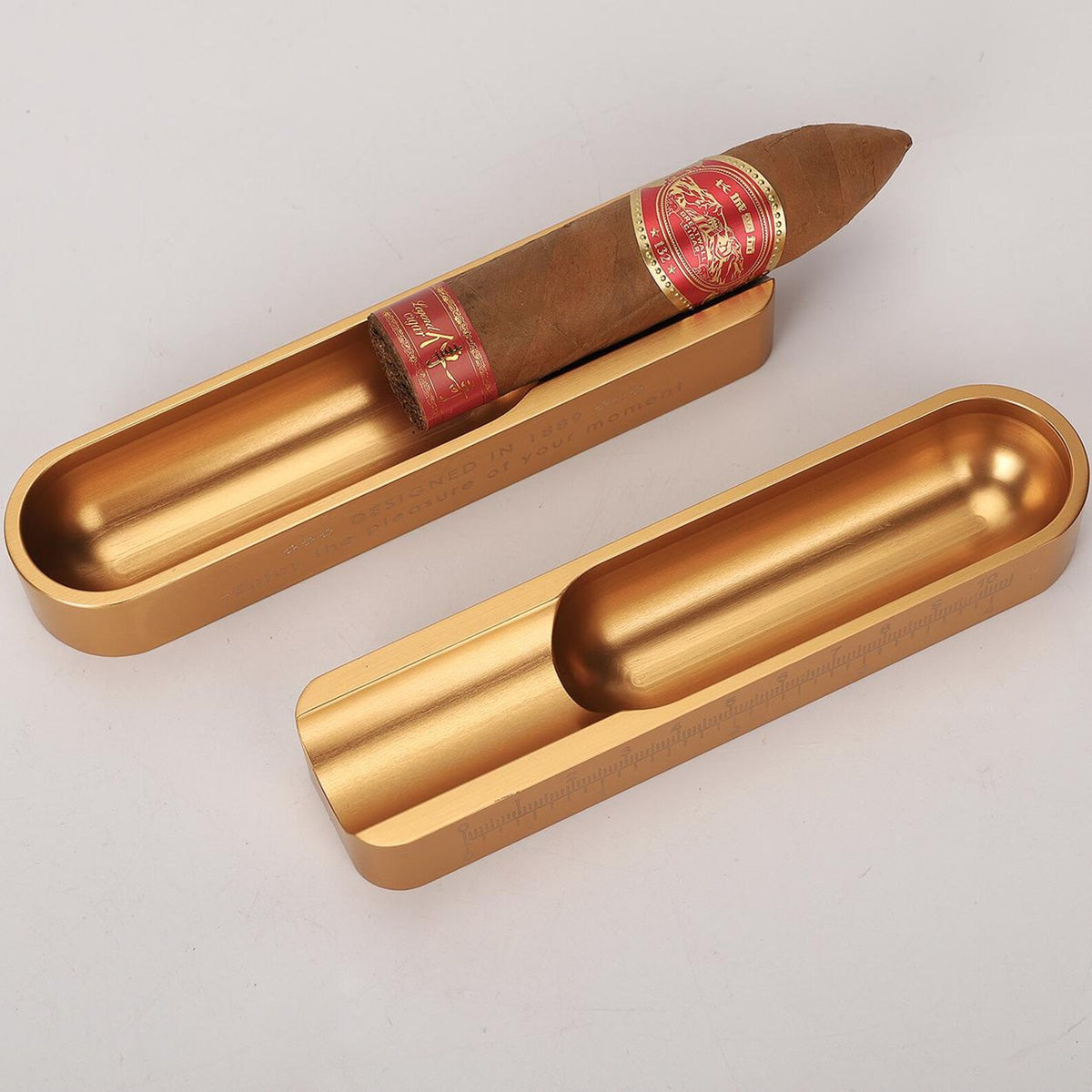 Minimalist Cigar Ashtray - Travel-Friendly Metal Cigar Rest, Elegant Smoking Accessory, Gift for Cigar Enthusiasts
