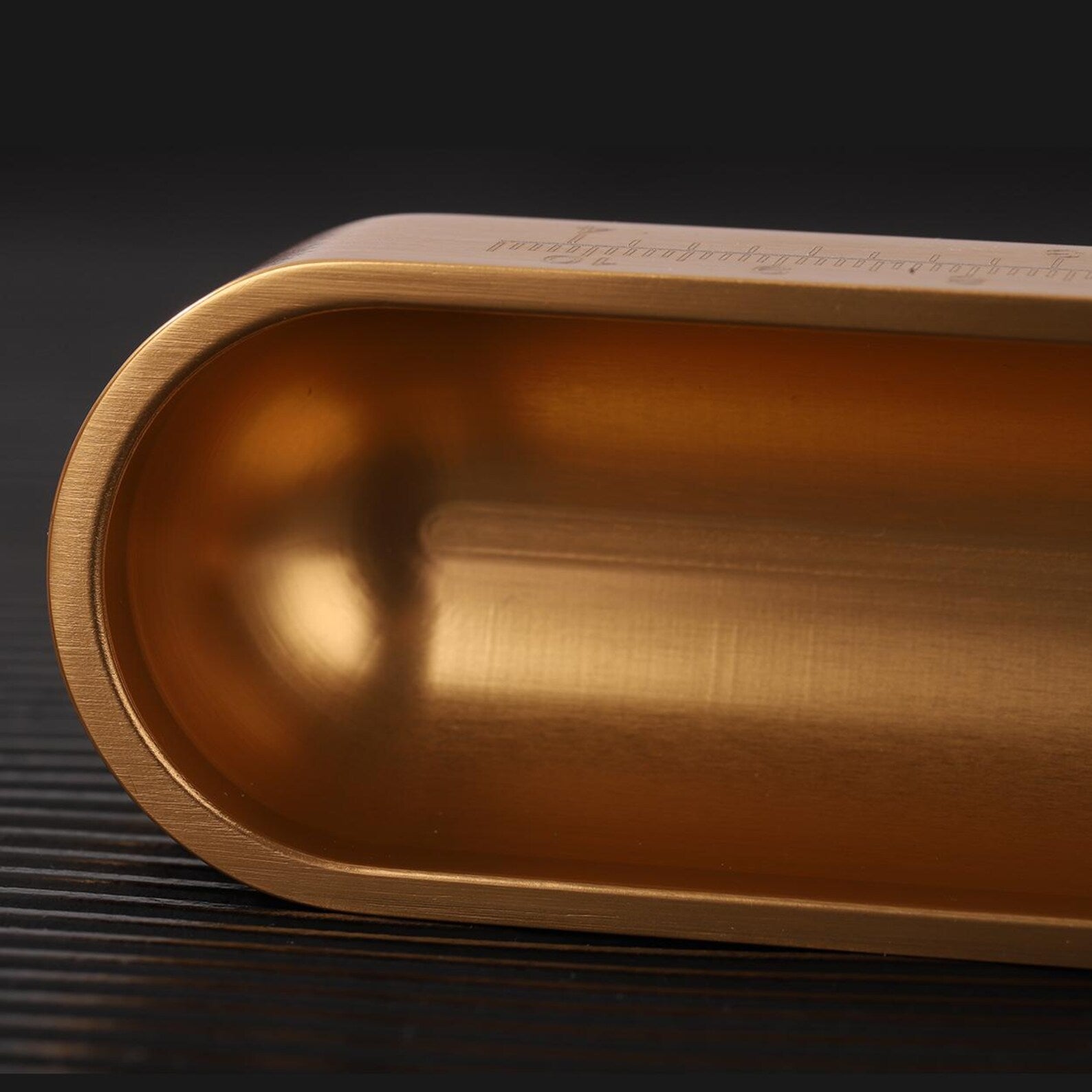 Minimalist Cigar Ashtray - Travel-Friendly Metal Cigar Rest, Elegant Smoking Accessory, Gift for Cigar Enthusiasts
