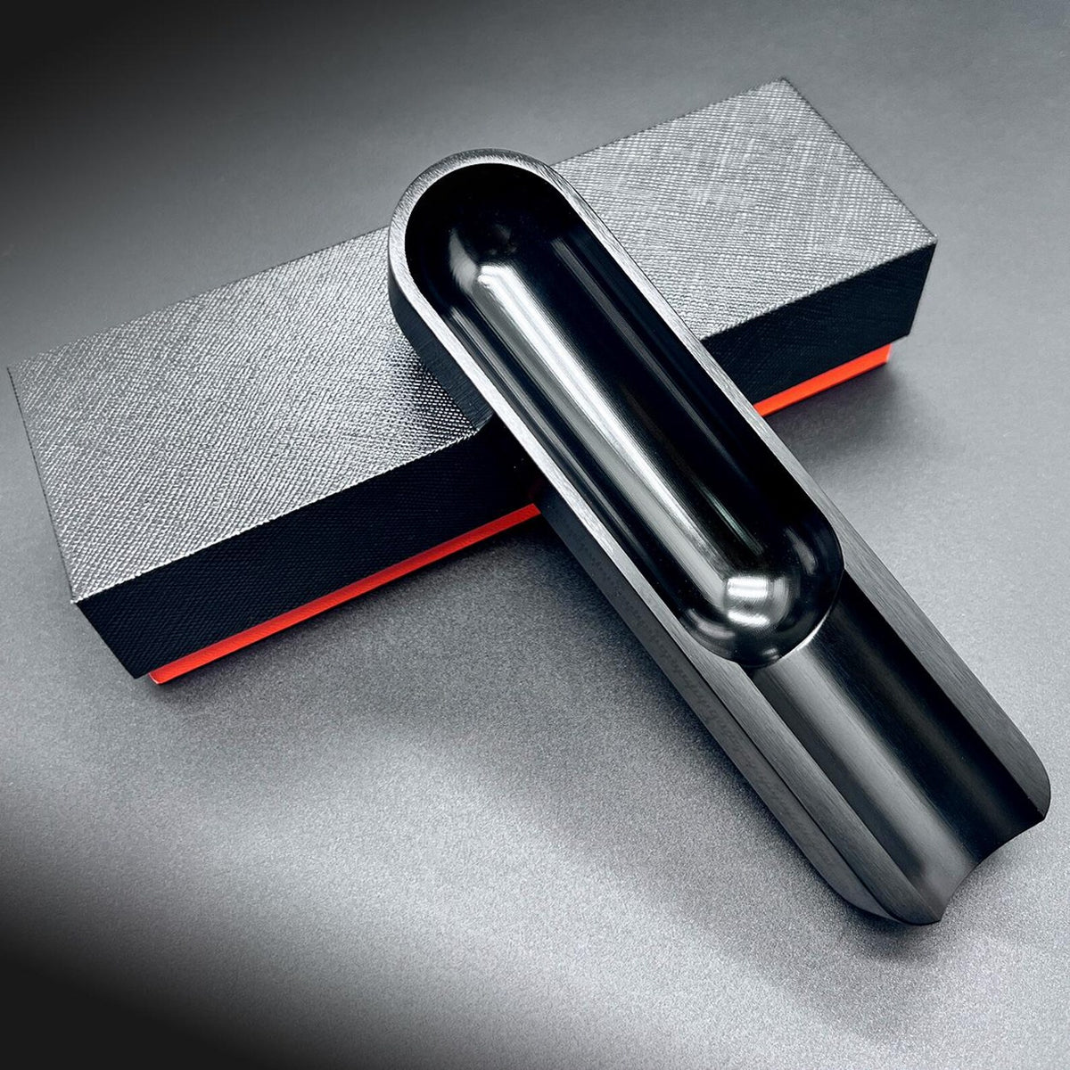 Minimalist Cigar Ashtray - Travel-Friendly Metal Cigar Rest, Elegant Smoking Accessory, Gift for Cigar Enthusiasts